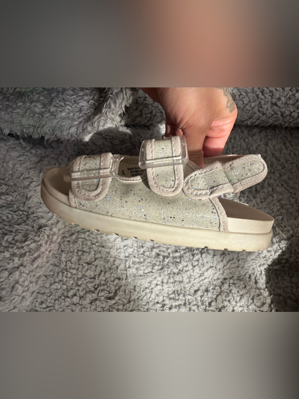 Kids old navy Glitter Strap Sandals in cream and grey with clear buckles - Picture 5 of 5